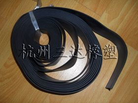 橡膠板的生產過程與技術解析